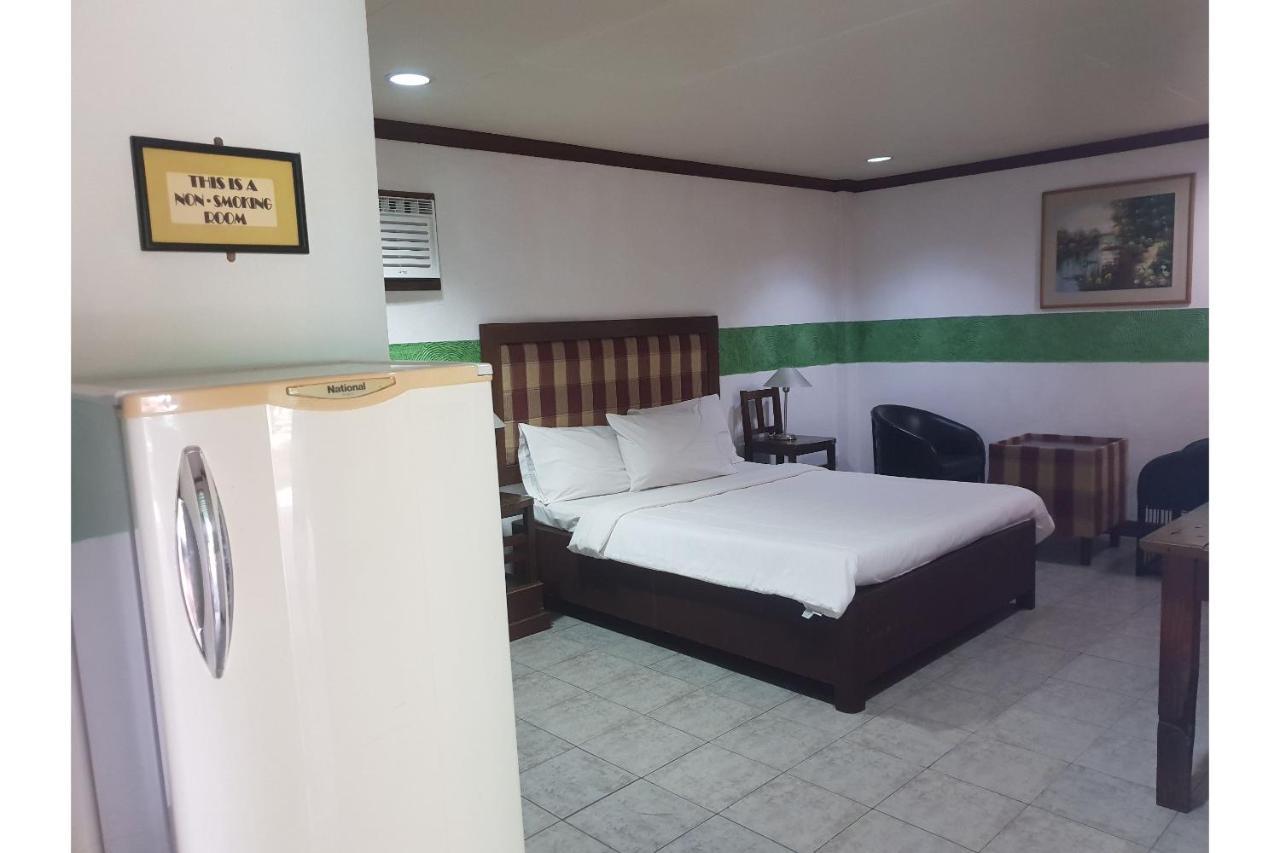 OYO 631 Saltimboca Tourist In Hotel Bacolod Exterior foto